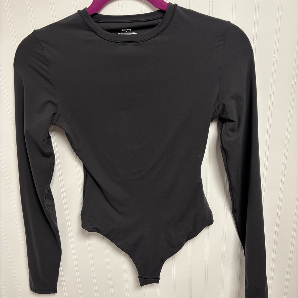 SKIMS Onyx Long Sleeve Thong Bodysuit